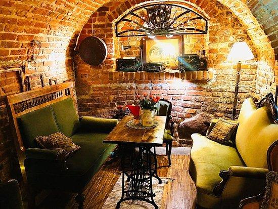 Plumkawka Art Cafe & Wine Bar